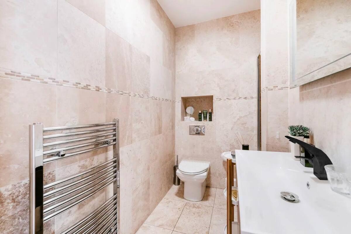 דירות לונדון Awesome Leicester Sq! Fashion Flat For Theatre Families And Happy Friends מראה חיצוני תמונה