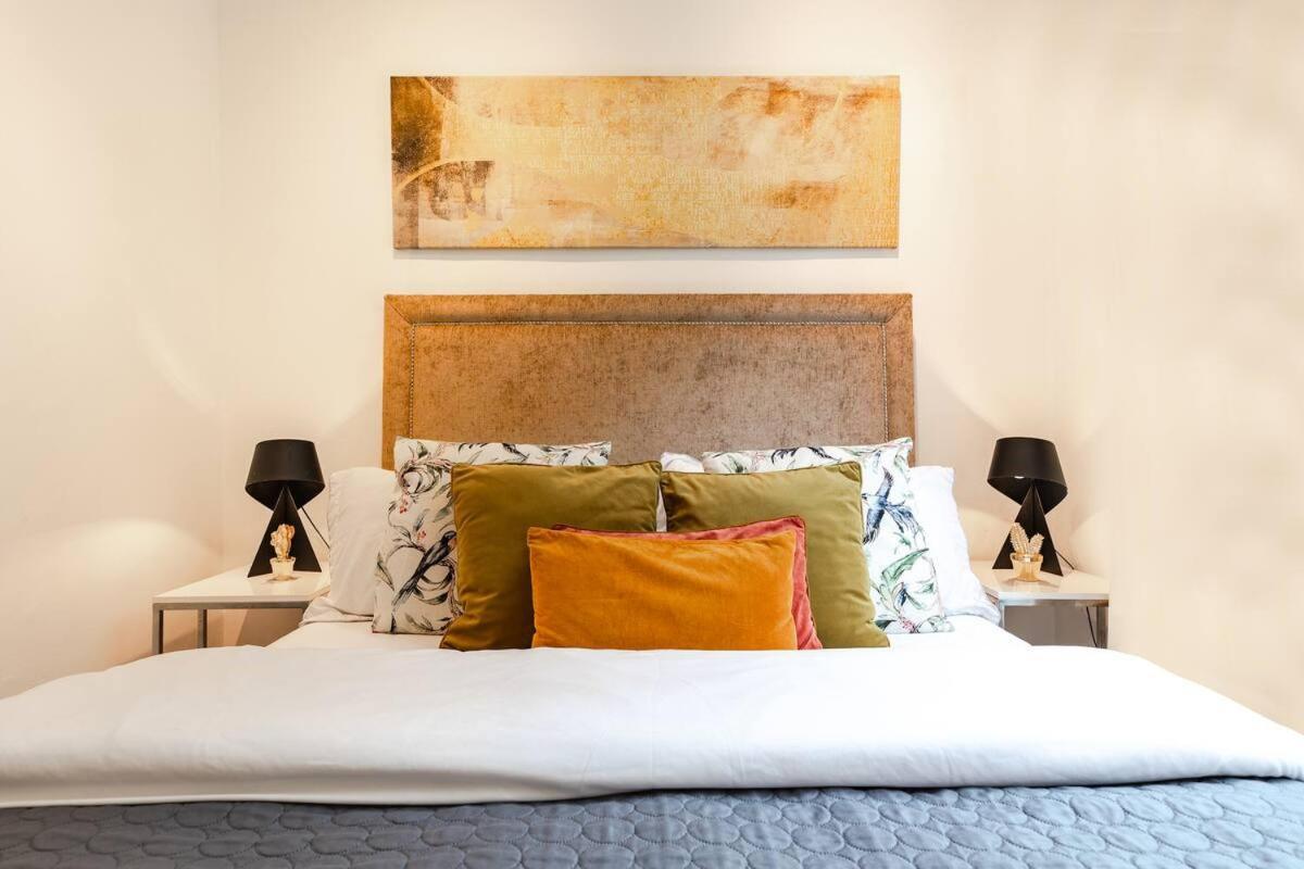 דירות לונדון Awesome Leicester Sq! Fashion Flat For Theatre Families And Happy Friends מראה חיצוני תמונה